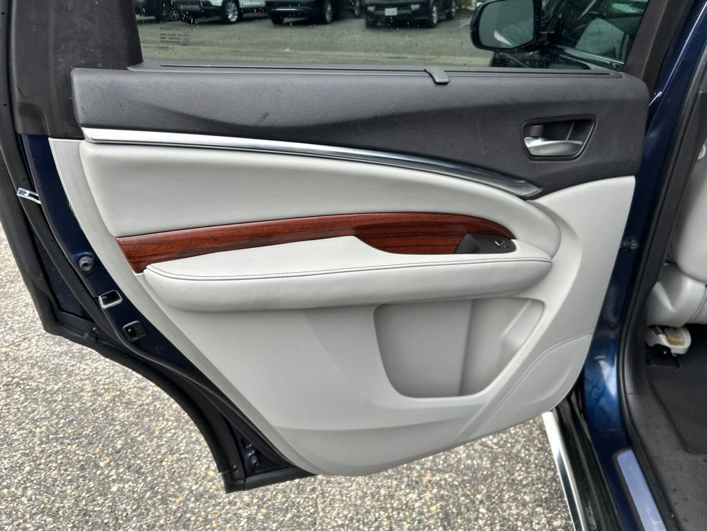 Used 2017 Acura MDX SH-AWD w/ Advance Package image 18