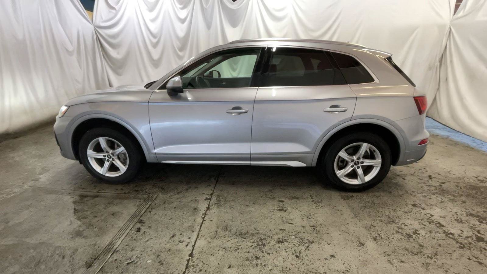 Used 2021 Audi Q5 2.0T Premium w/ Convenience Package AWD/4WD image 12