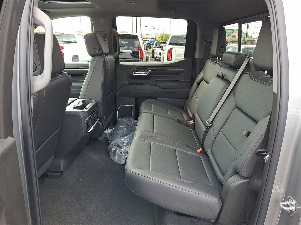 New 2026 GMC Sierra 1500 SLT w/ SLT Premium Plus Package image 7