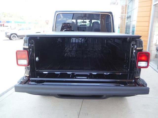 Used 2025 Jeep Gladiator Sport AWD/4WD image 32