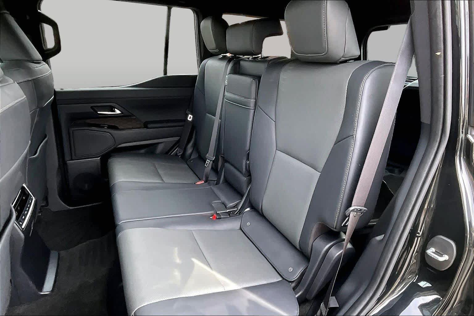 Used 2024 Lexus GX 550 w/ Accessory Package (Z1) AWD/4WD image 19