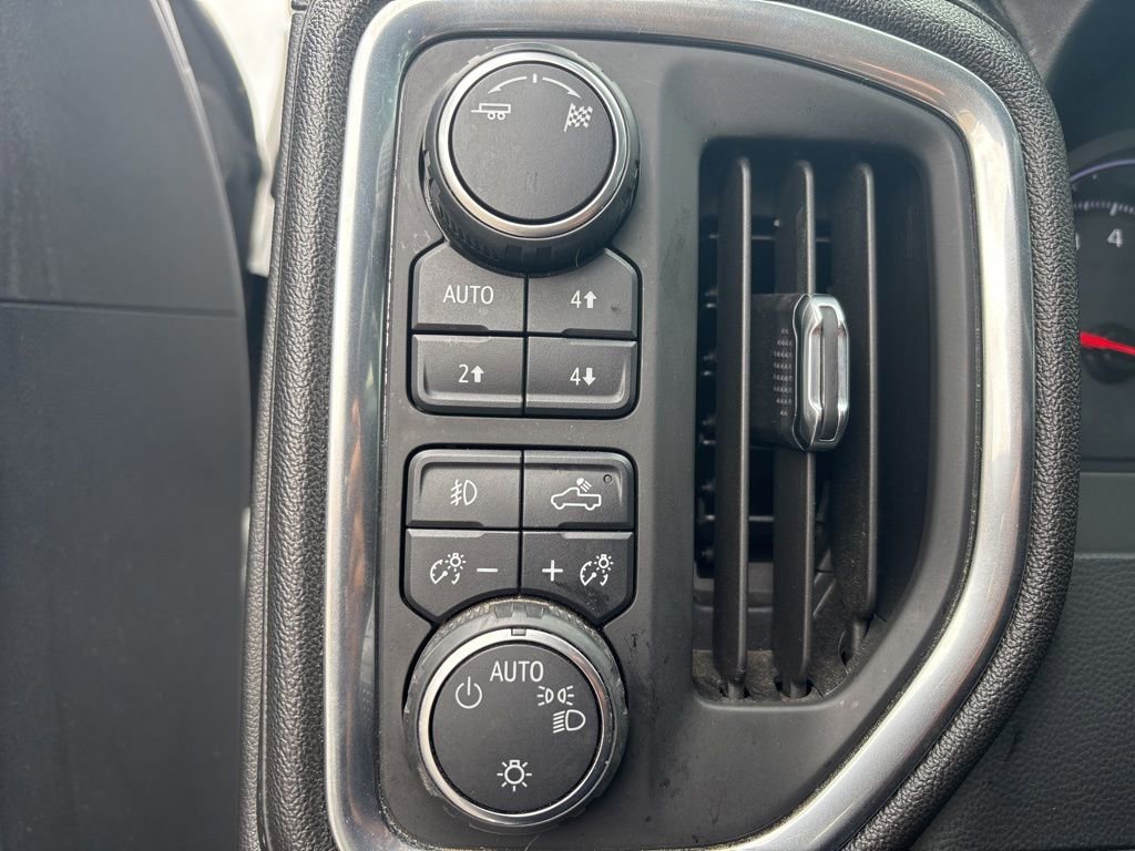 Used 2019 Chevrolet Silverado 1500 RST image 26