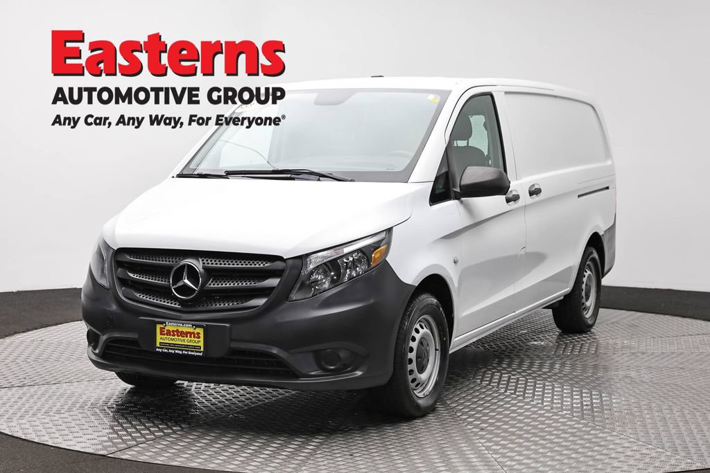 Used 2022 Mercedes-Benz Metris image 1