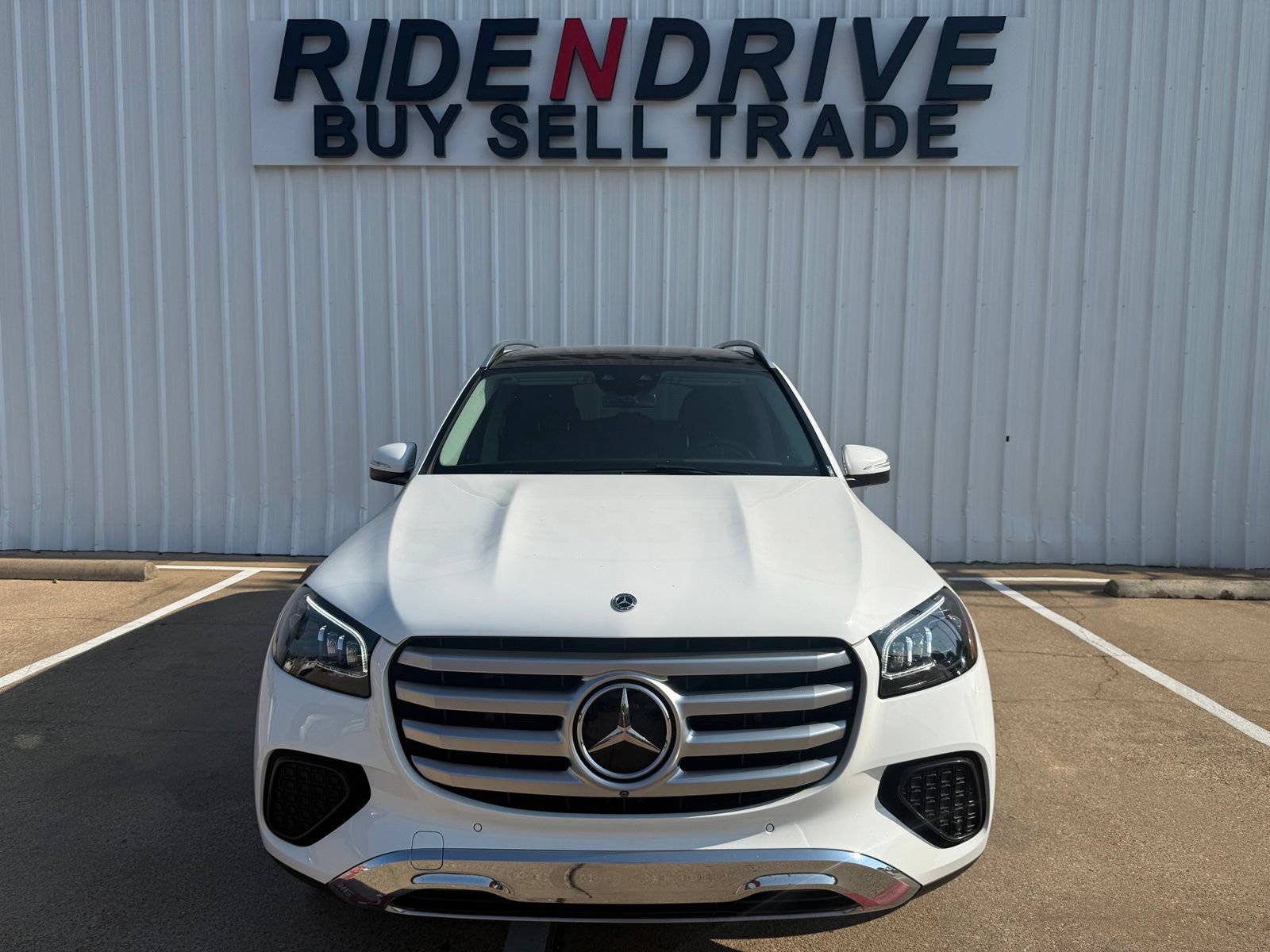Used 2024 Mercedes-Benz GLS 450 4MATIC image 10