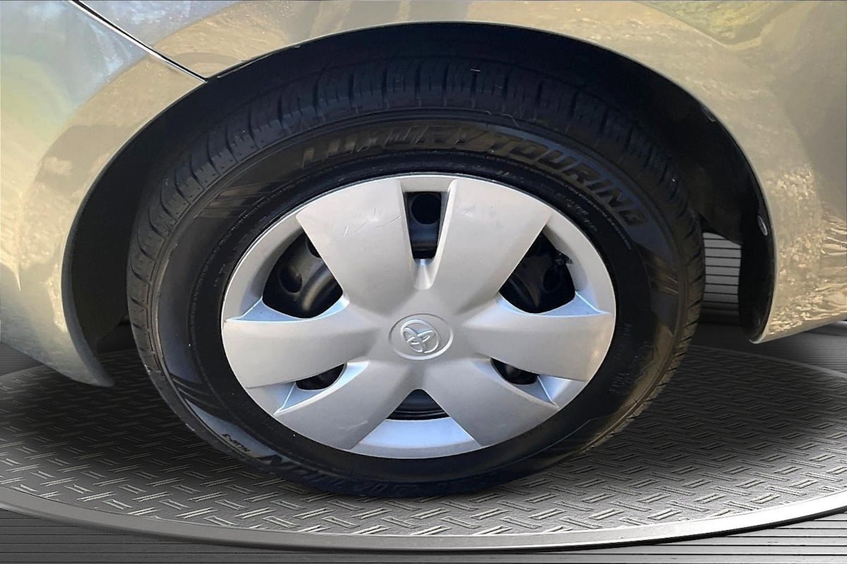 Used 2008 Toyota Yaris 2-Door Hatchback FWD image 30