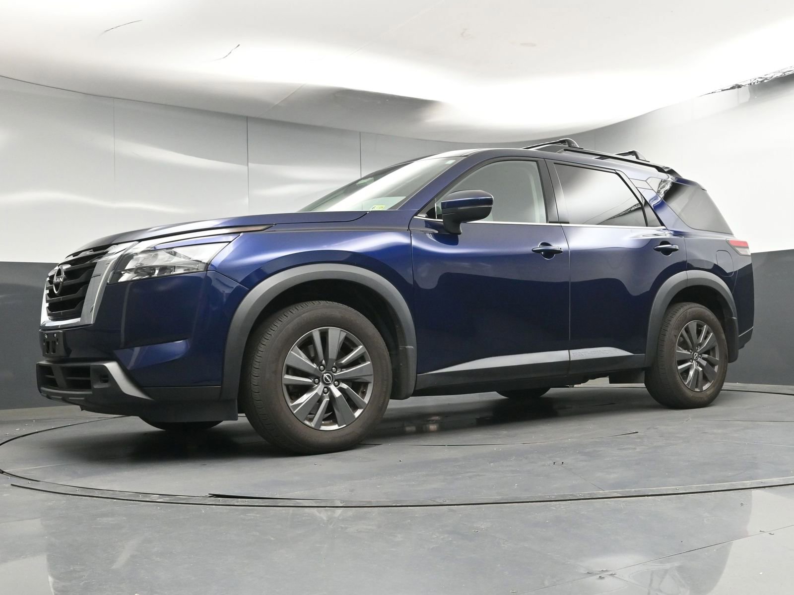 Used 2023 Nissan Pathfinder SV w/ SV Premium Package image 23