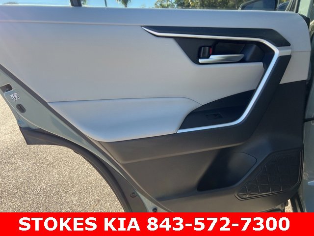 Used 2020 Toyota RAV4 XLE image 22