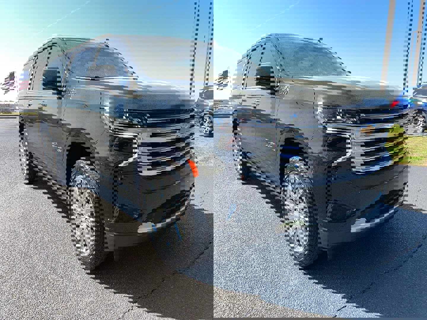 Used 2021 Chevrolet Suburban High Country w/ Premium Package image 3