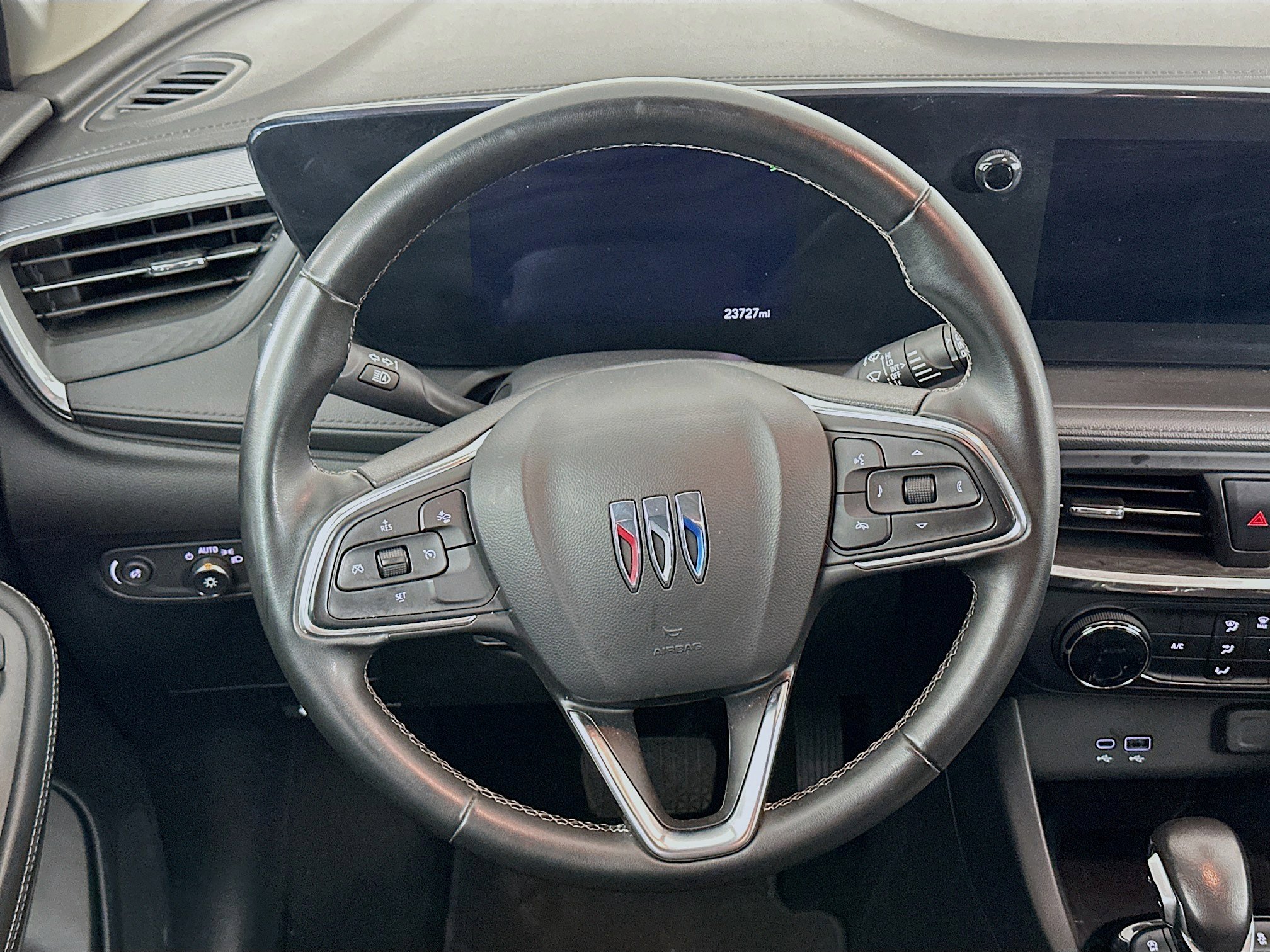 Used 2024 Buick Encore GX Preferred image 18