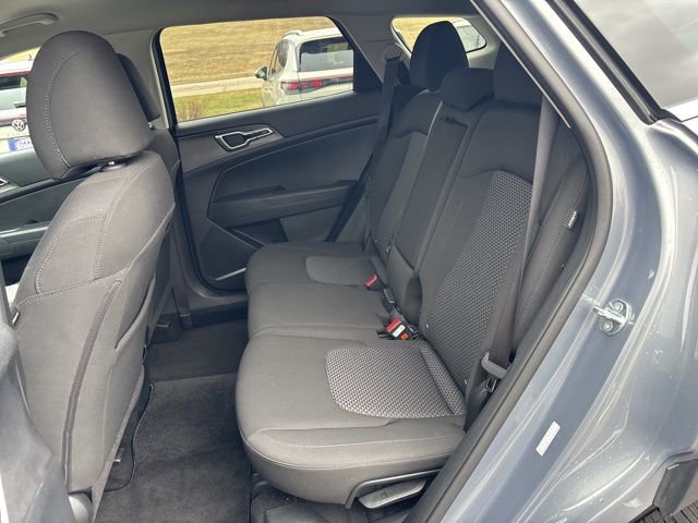 Used 2025 Kia Sportage LX image 33