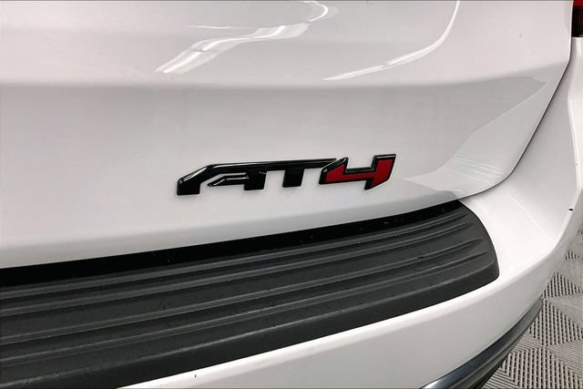 Used 2024 GMC Yukon XL AT4 AWD/4WD image 9
