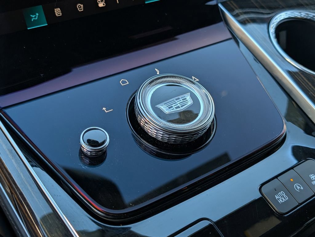 Certified 2025 Cadillac Escalade Premium Luxury image 32