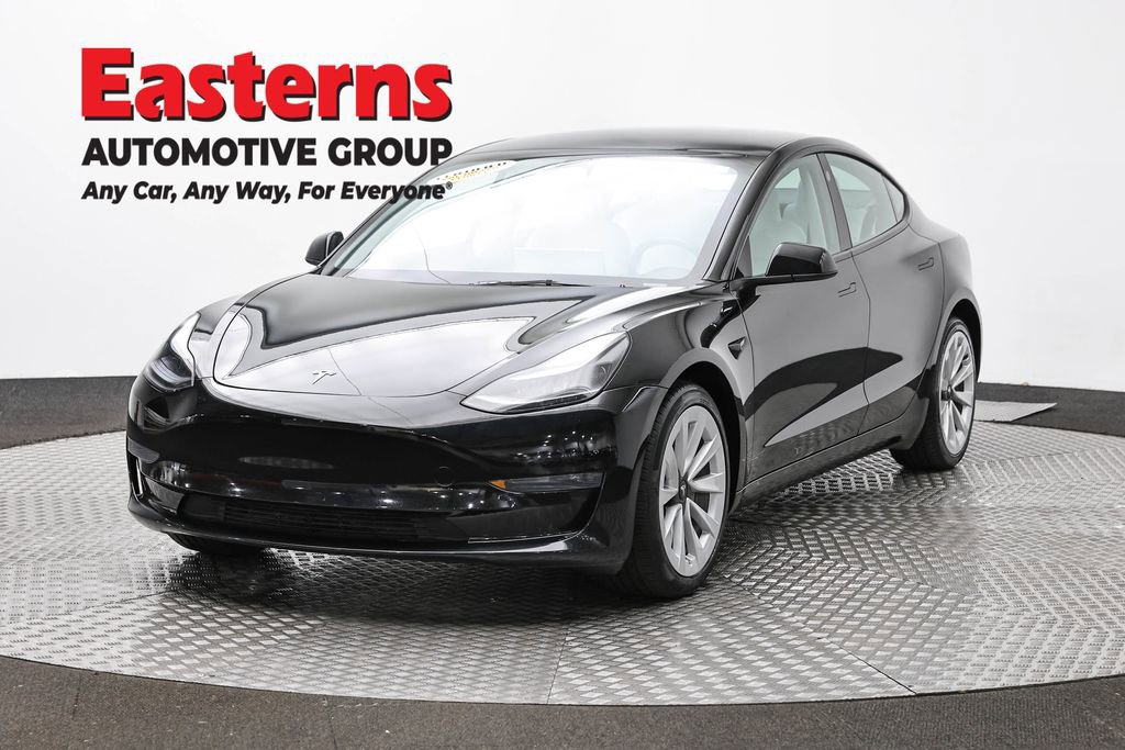 Used 2023 Tesla Model 3 Standard Range image 1
