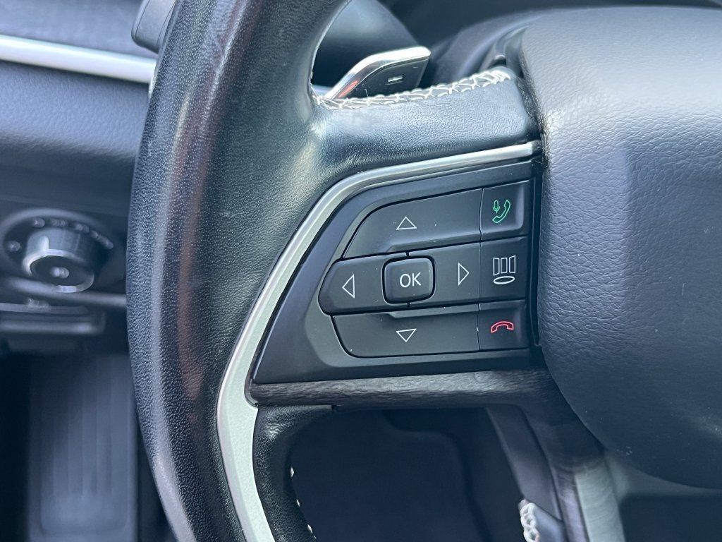 Used 2021 Jeep Grand Cherokee L Limited AWD/4WD image 26