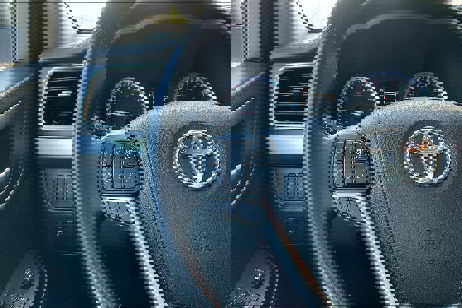 Used 2019 Toyota Highlander XLE image 11