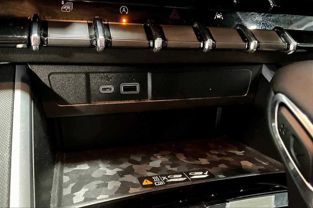 Used 2024 Chevrolet Colorado LT w/ LT Convenience Package II image 30