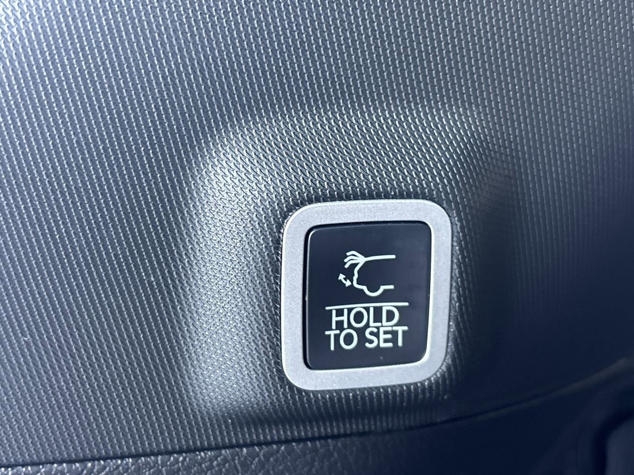 Used 2025 Jeep Grand Cherokee Summit image 9