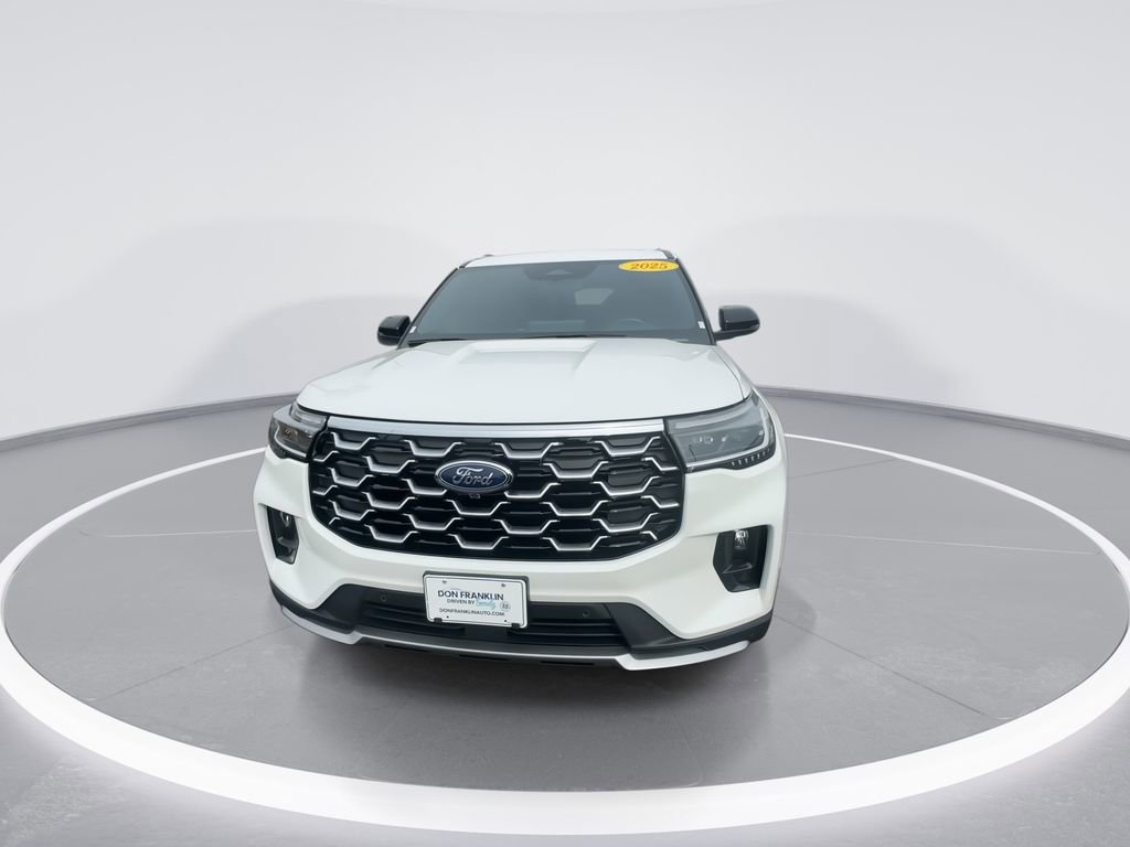 Used 2025 Ford Explorer Platinum w/ Ultimate Package image 3