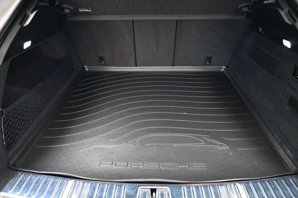 Certified 2025 Porsche Cayenne Turbo GT AWD/4WD image 34