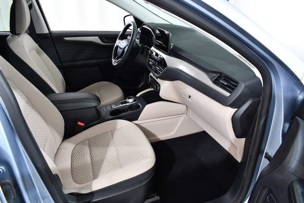 Used 2022 Ford Escape SE w/ Cold Weather Package image 10