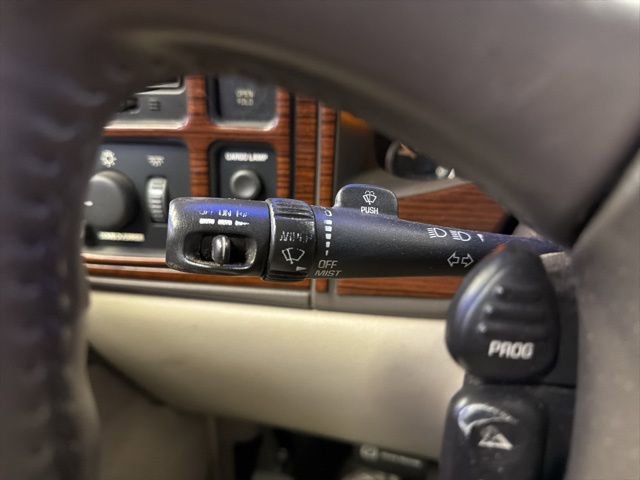 Used 2002 Cadillac Escalade EXT image 38