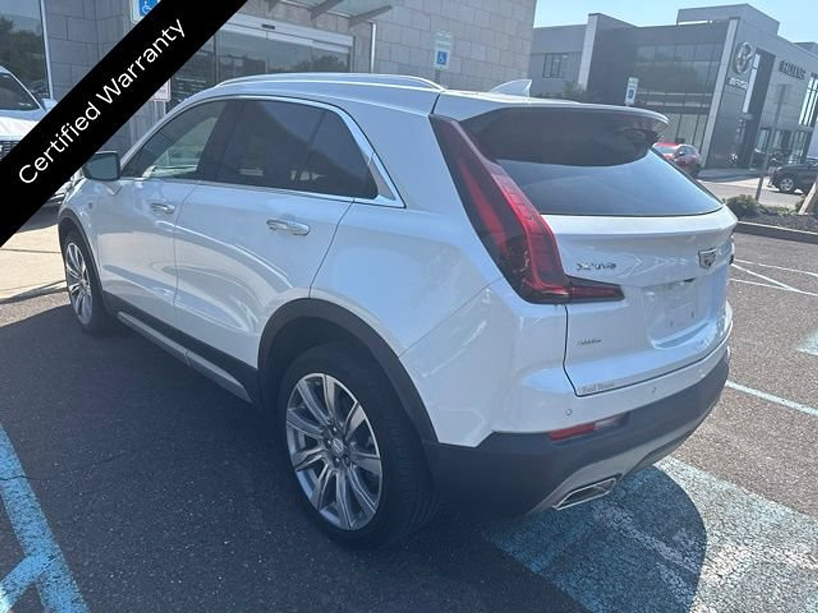 Certified 2023 Cadillac XT4 Premium Luxury AWD/4WD image 5