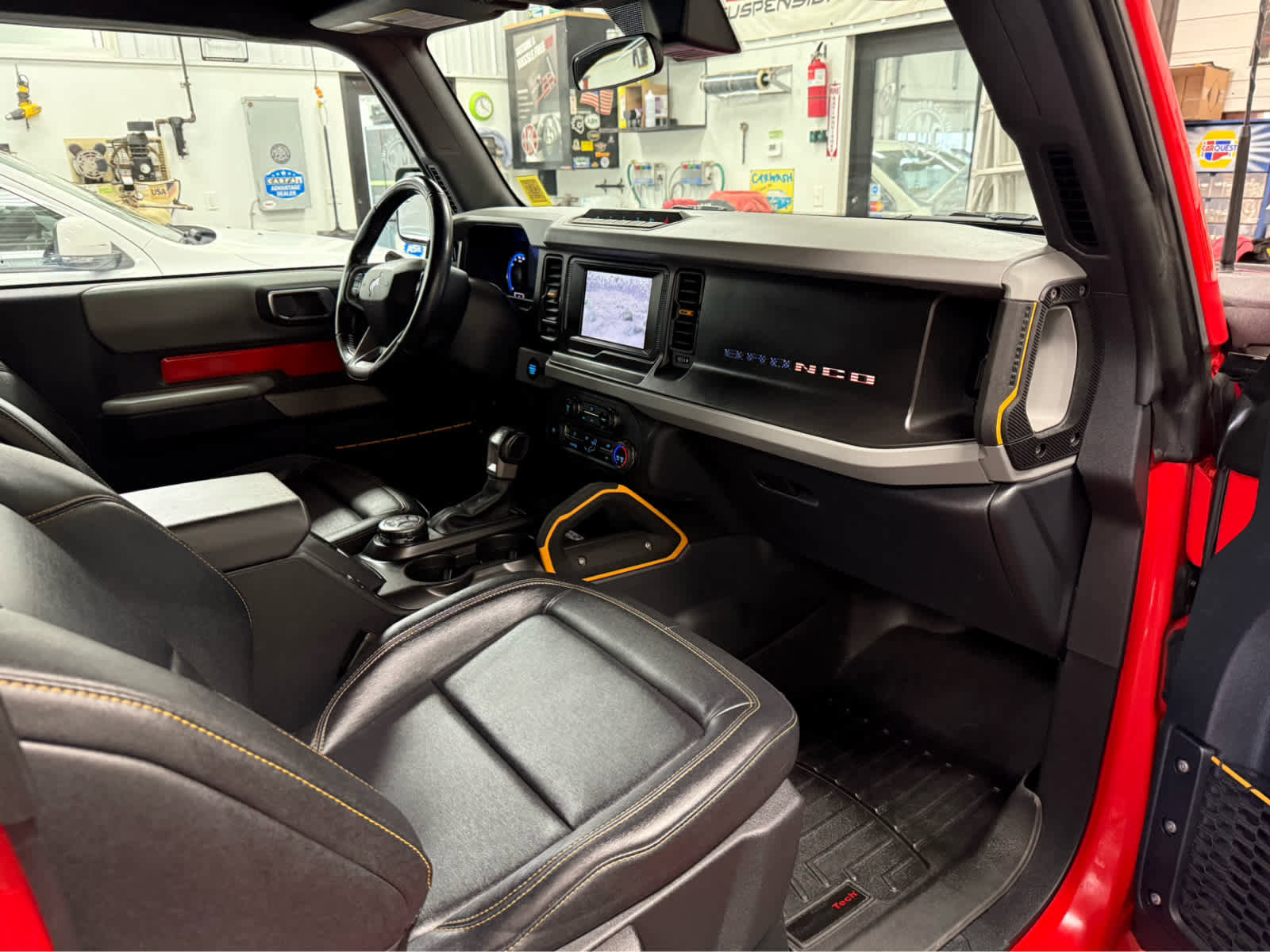 Used 2023 Ford Bronco Badlands AWD/4WD image 14