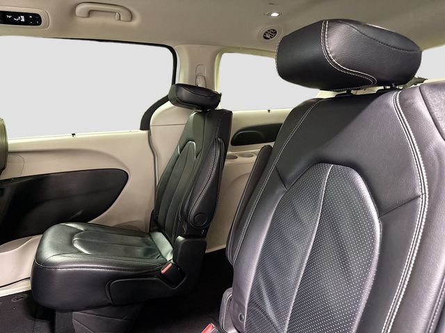 Used 2022 Chrysler Pacifica Touring-L FWD image 21