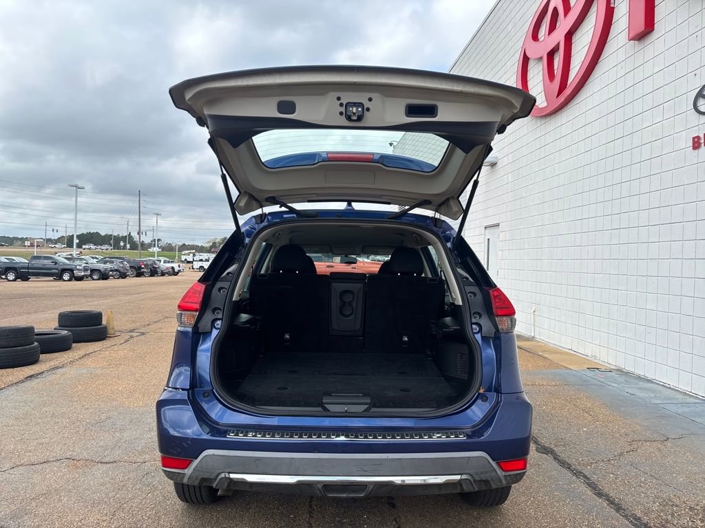 Used 2017 Nissan Rogue S image 28