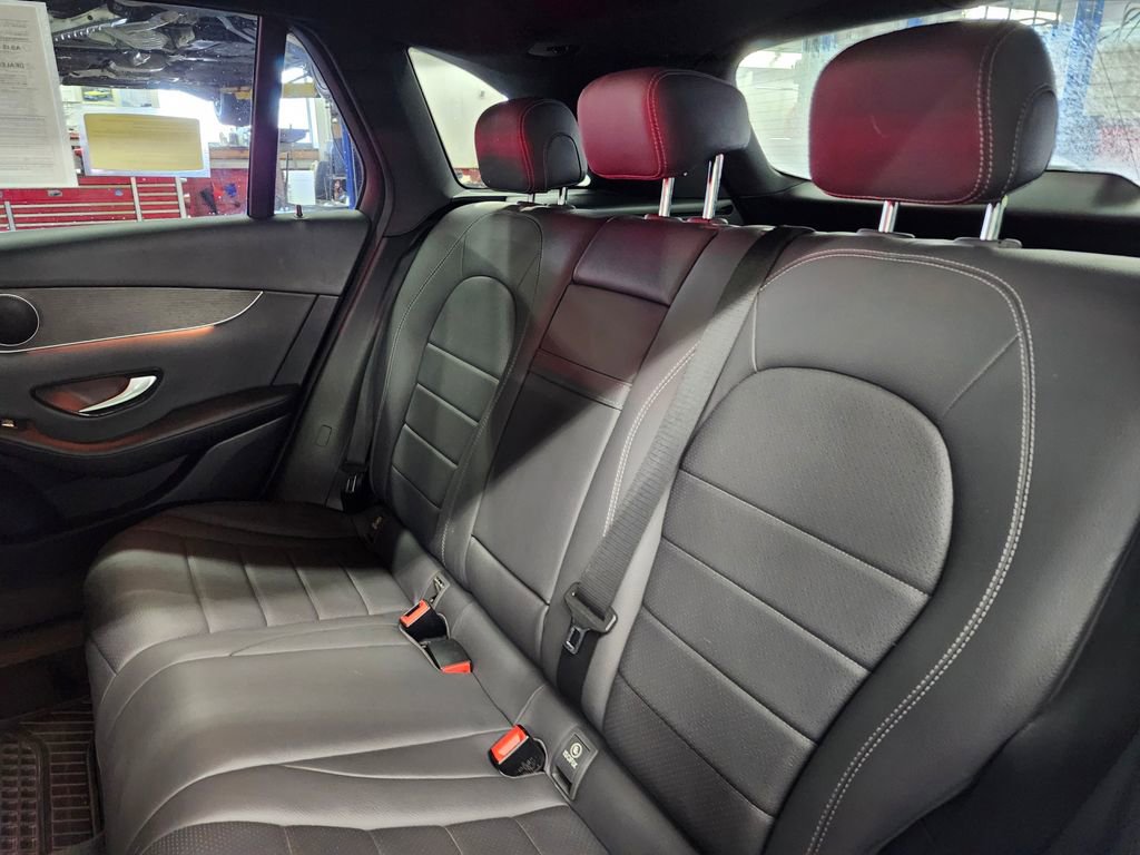 Used 2020 Mercedes-Benz GLC 300 4MATIC image 7