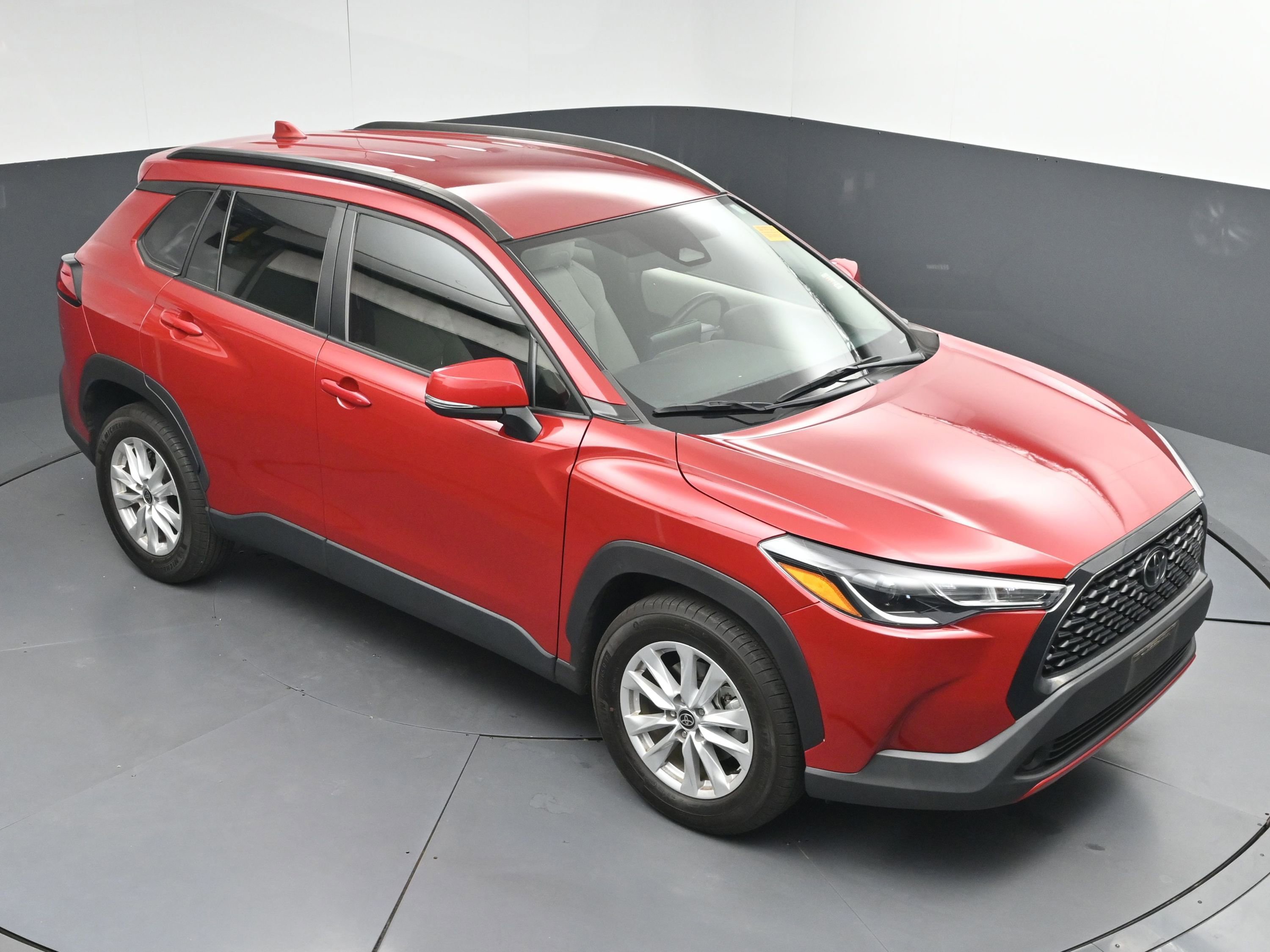 Certified 2023 Toyota Corolla Cross LE image 33