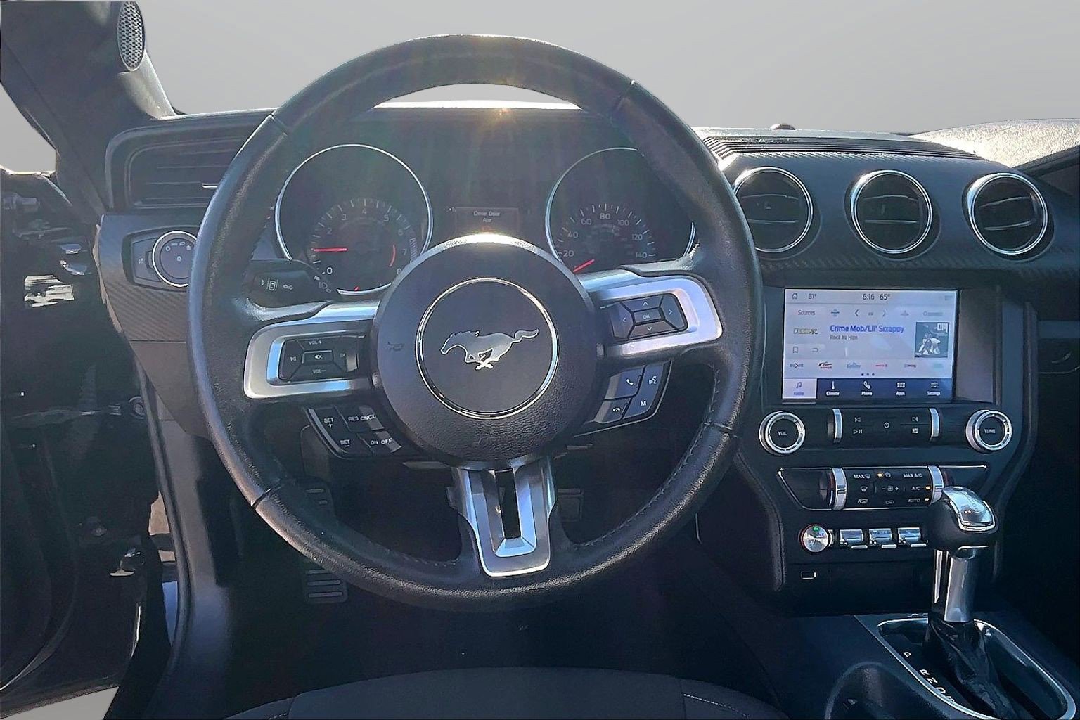 Used 2022 Ford Mustang Convertible w/ Equipment Group 101A image 5