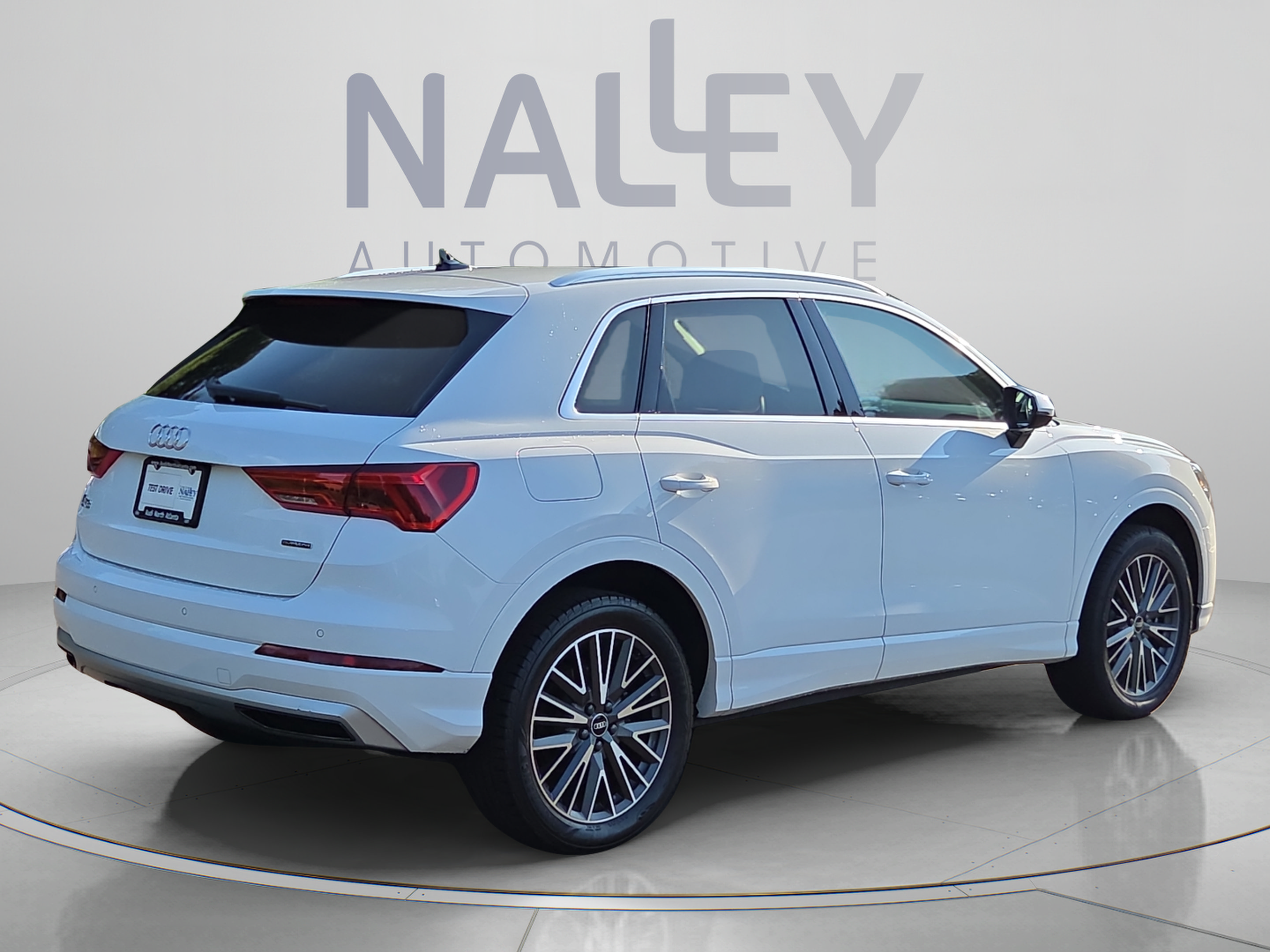 Used 2021 Audi Q3 2.0T Premium Plus w/ Premium Plus Package AWD/4WD image 5