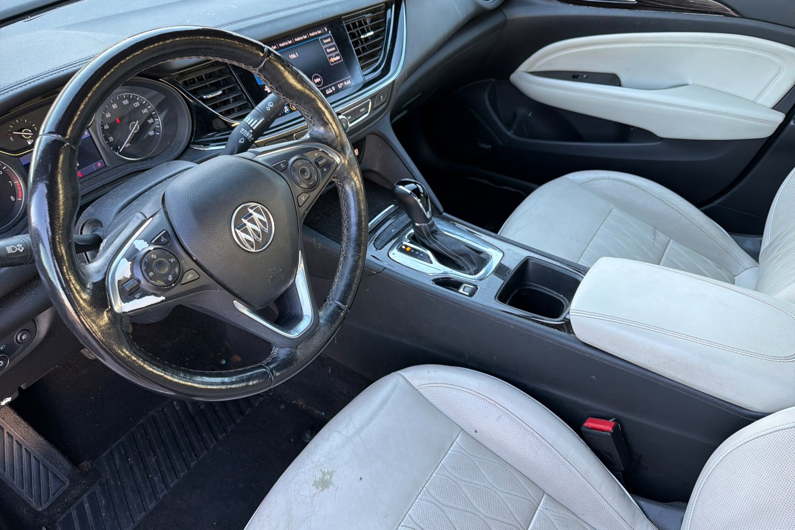 Used 2020 Buick Regal Avenir w/ Driver Confidence Package II FWD image 12