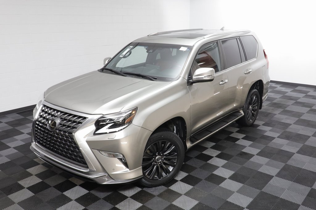 Used 2022 Lexus GX 460 Premium w/ Accessory Package image 2