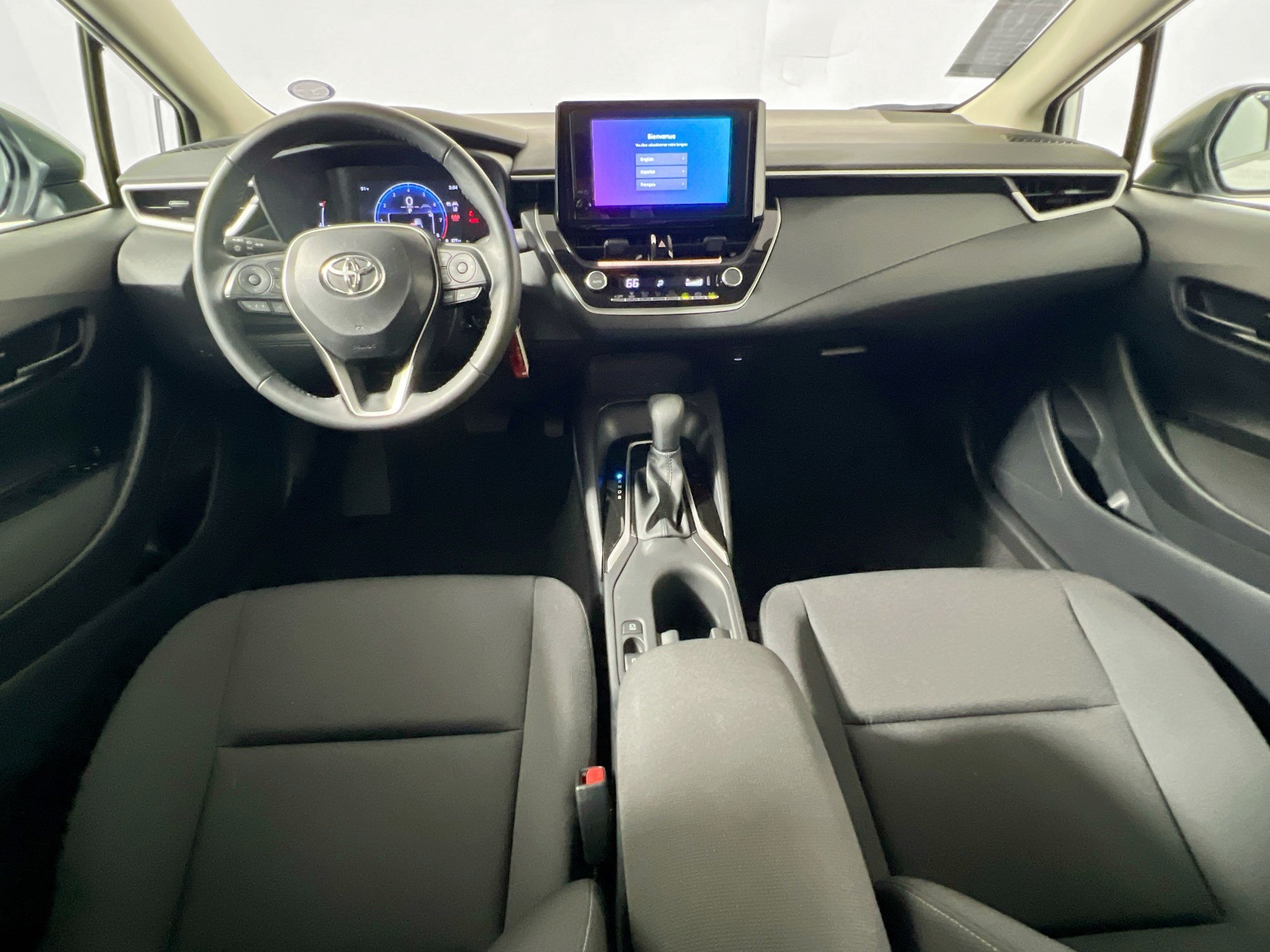 Used 2026 Toyota Corolla LE FWD image 29