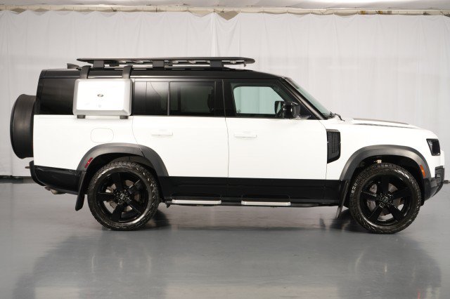 Used 2023 Land Rover Defender 130 X-Dynamic SE AWD/4WD image 10