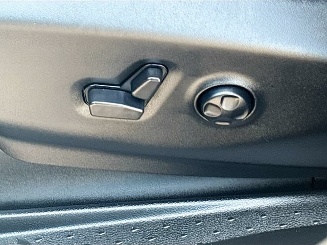 Used 2024 Chrysler Pacifica Limited w/ Uconnect Theater Family Group AWD/4WD image 21