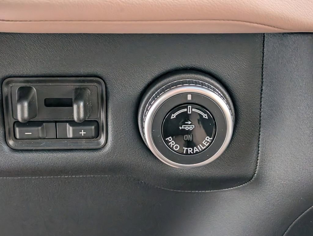 New 2026 Lincoln Navigator L Black Label AWD/4WD image 20