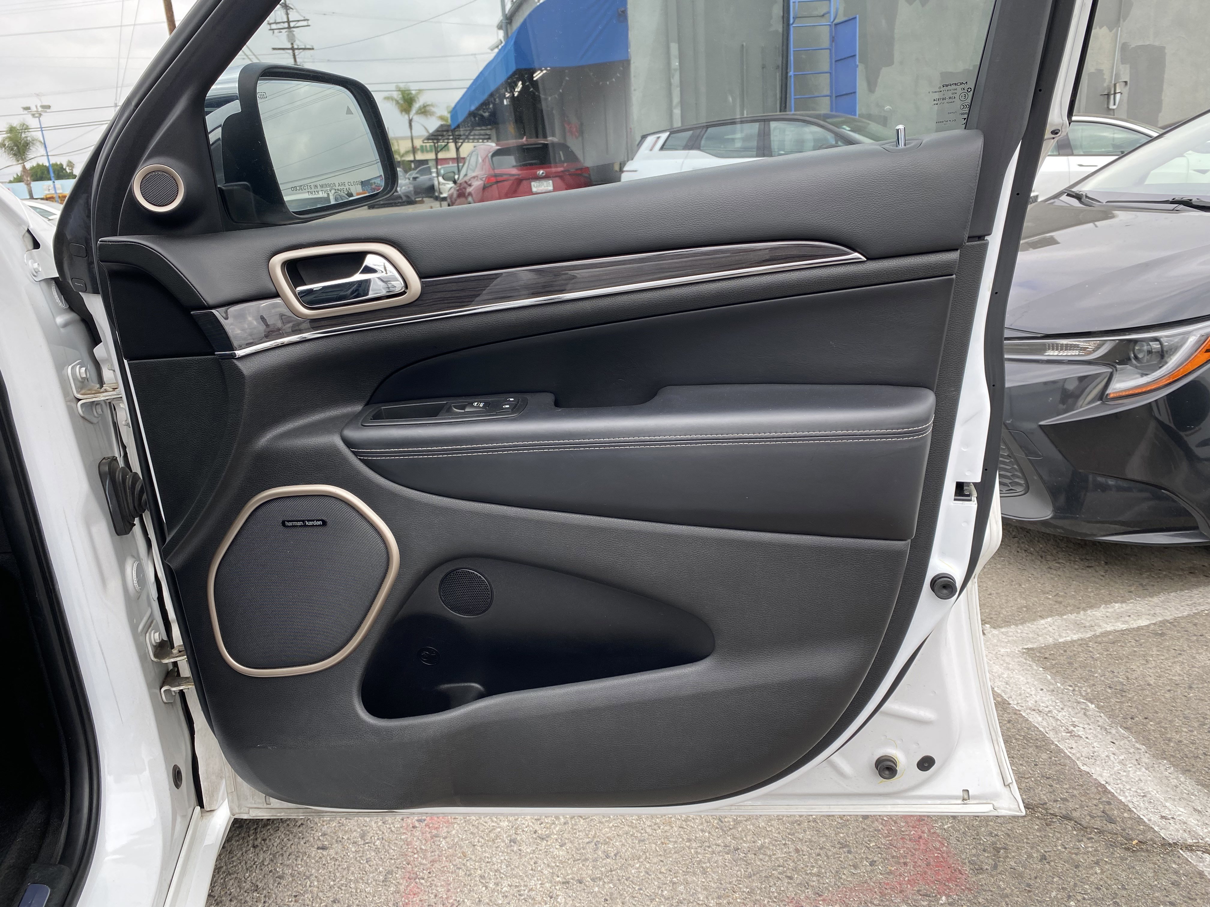 Used 2015 Jeep Grand Cherokee Overland image 22