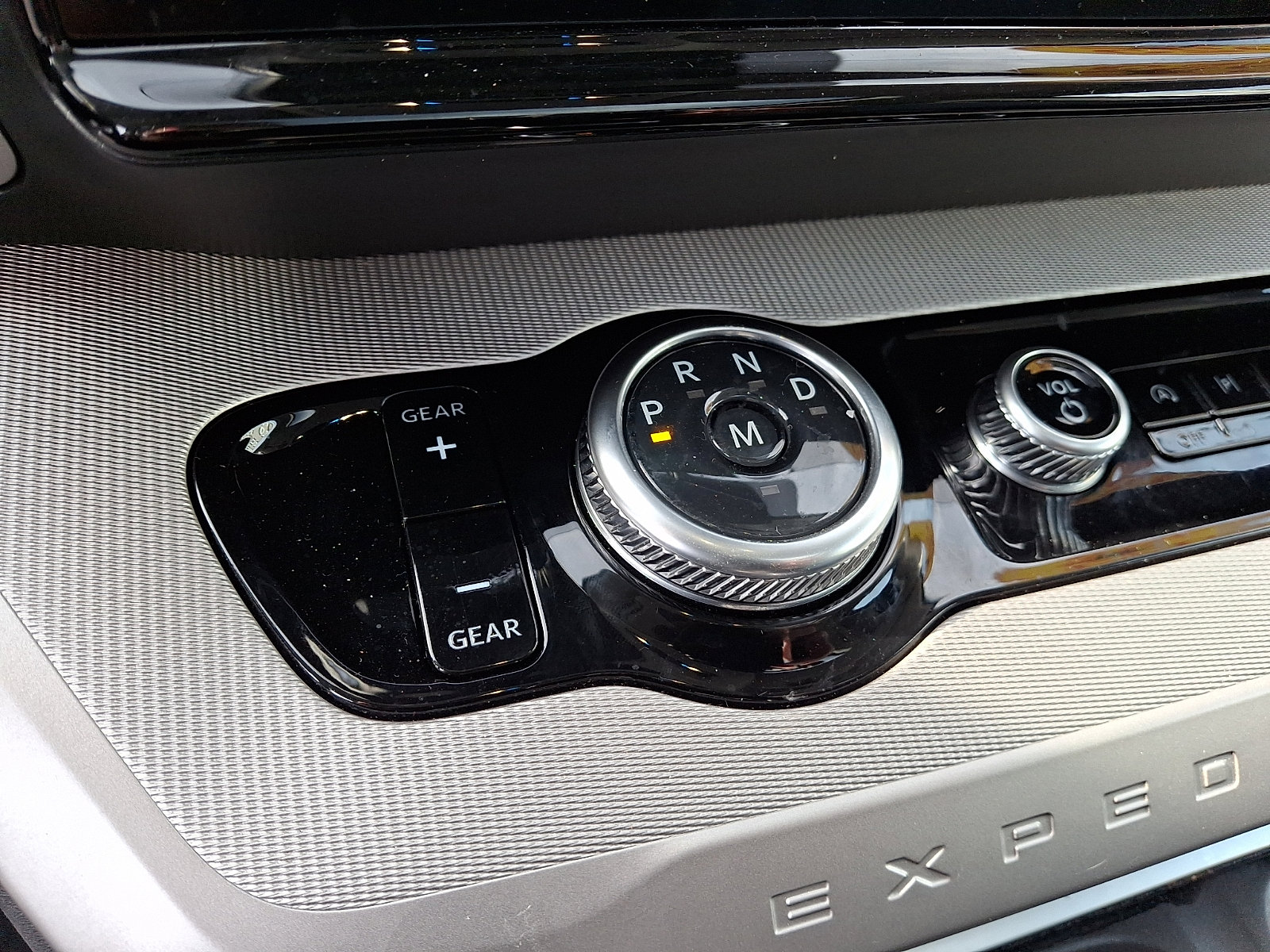 Certified 2025 Ford Expedition Active image 17