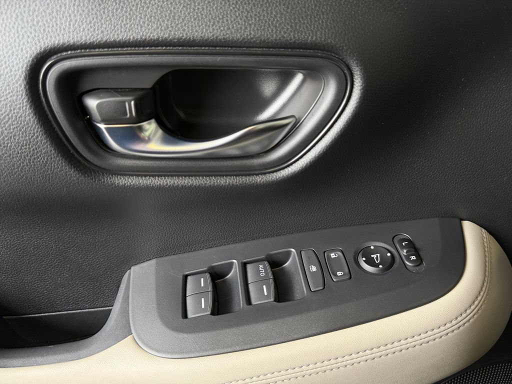 Used 2023 Honda HR-V LX image 26