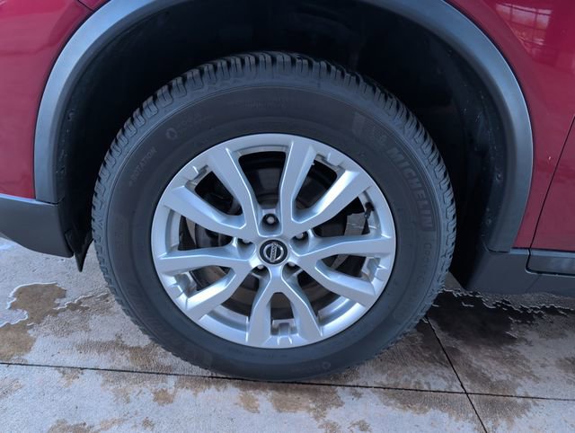 Used 2018 Nissan Rogue SV image 10