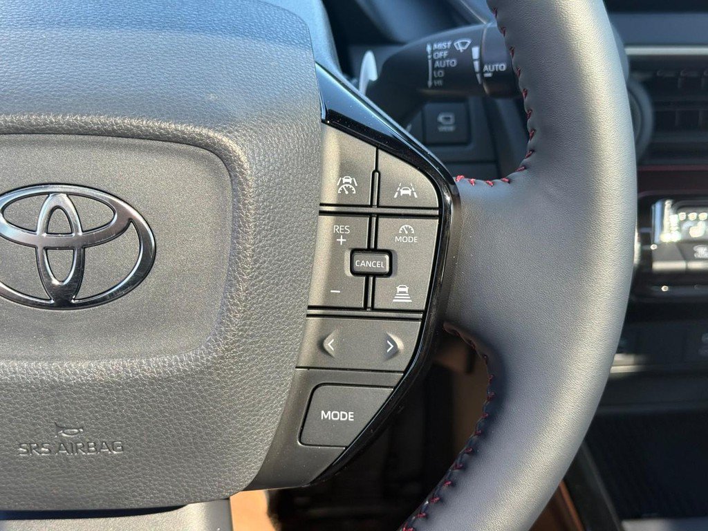 New 2026 Toyota Prius Plug-In Hybrid FWD image 17