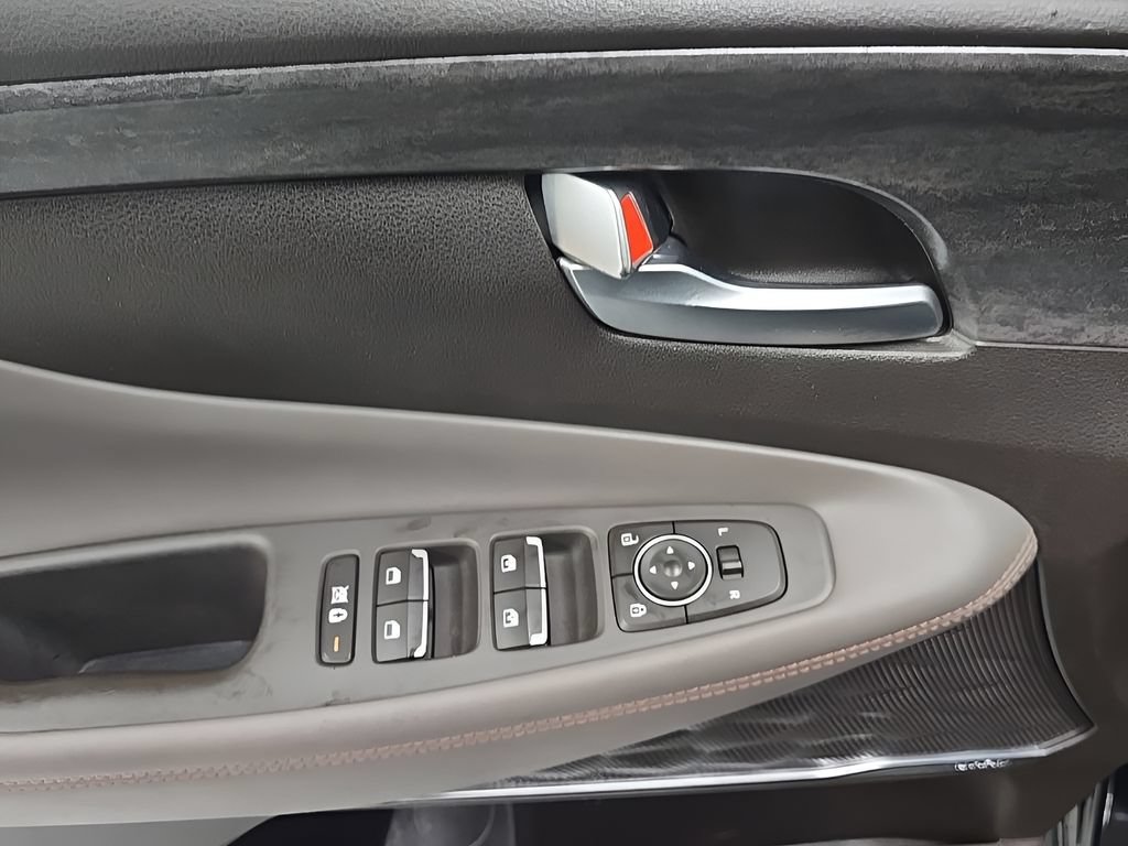 Used 2020 Hyundai Santa Fe SEL w/ Convenience + Premium Package FWD image 11