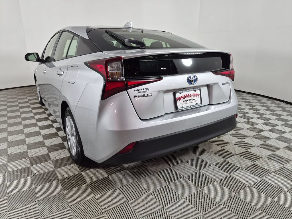 Used 2022 Toyota Prius LE FWD image 5