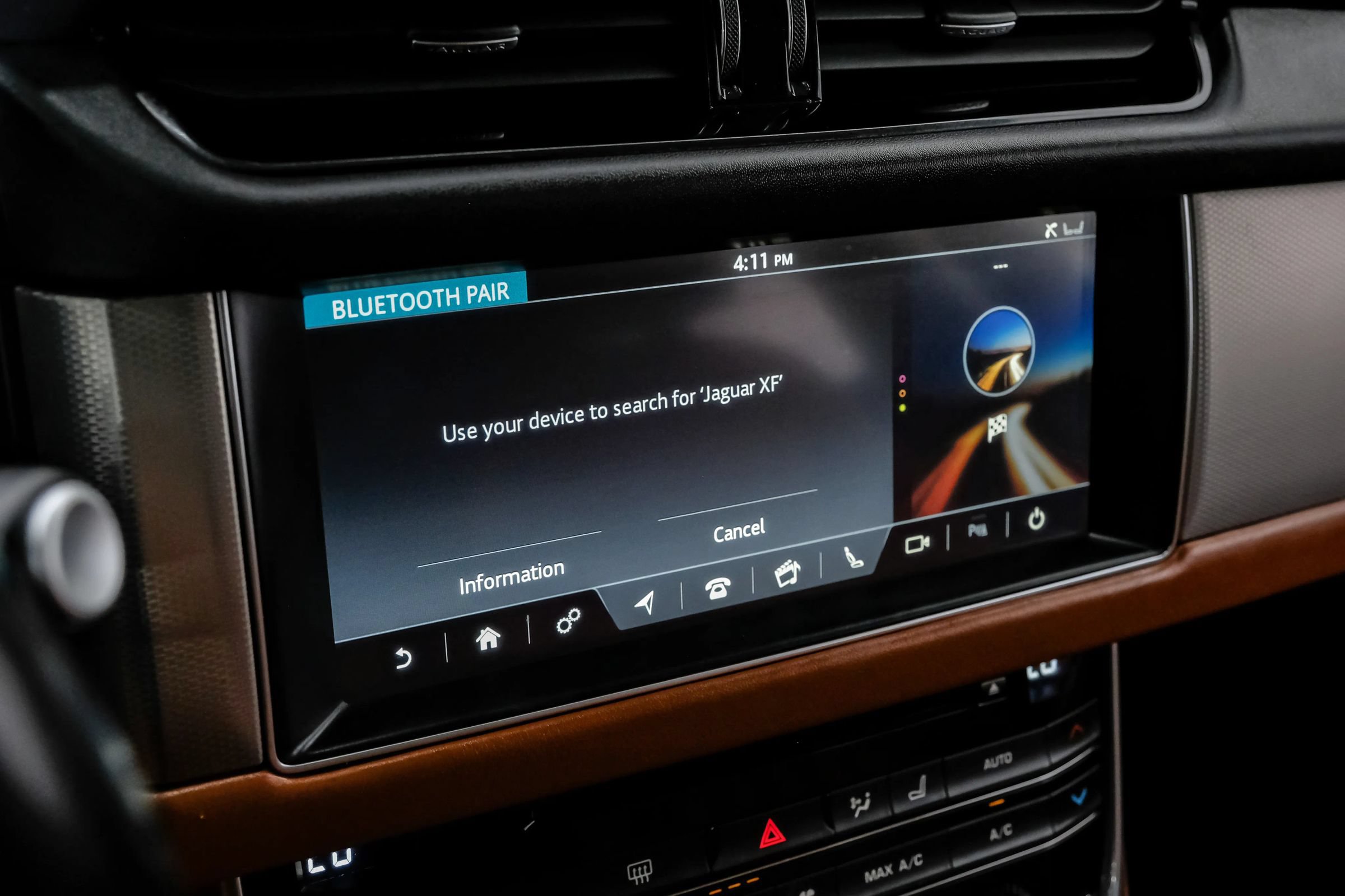 Used 2018 Jaguar XF Portfolio RWD image 39