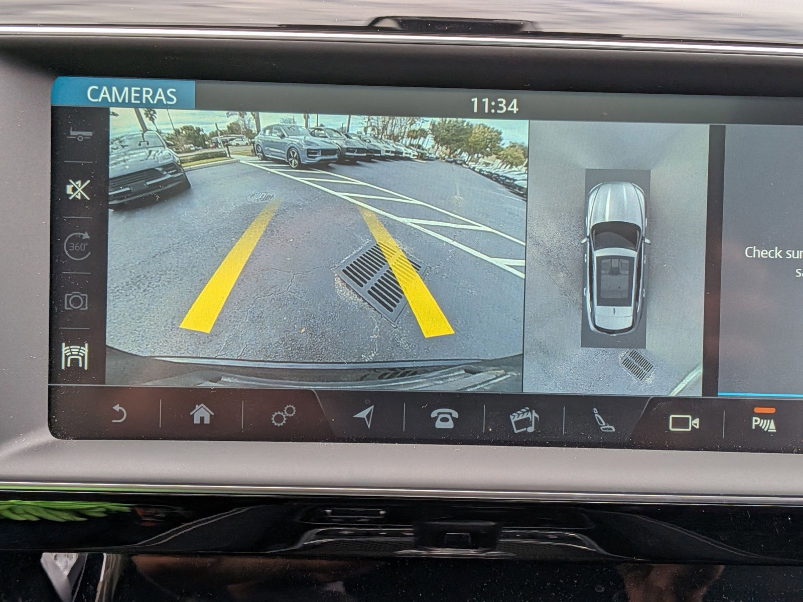 Used 2020 Jaguar F-PACE SVR image 11