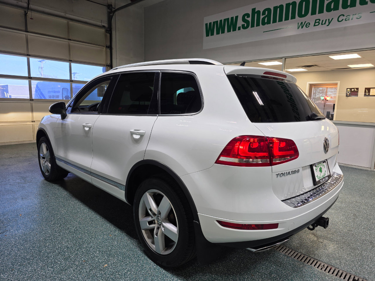 Used 2014 Volkswagen Touareg TDI image 9