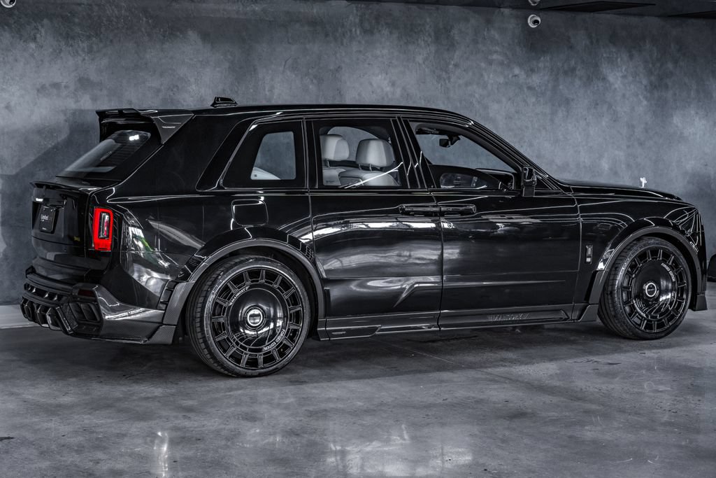 Used 2025 Rolls-Royce Cullinan AWD/4WD image 26
